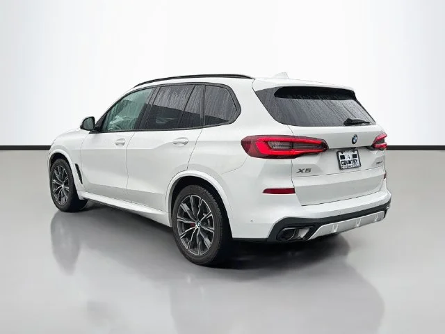 Used 2022 White BMW xDrive40i image 5