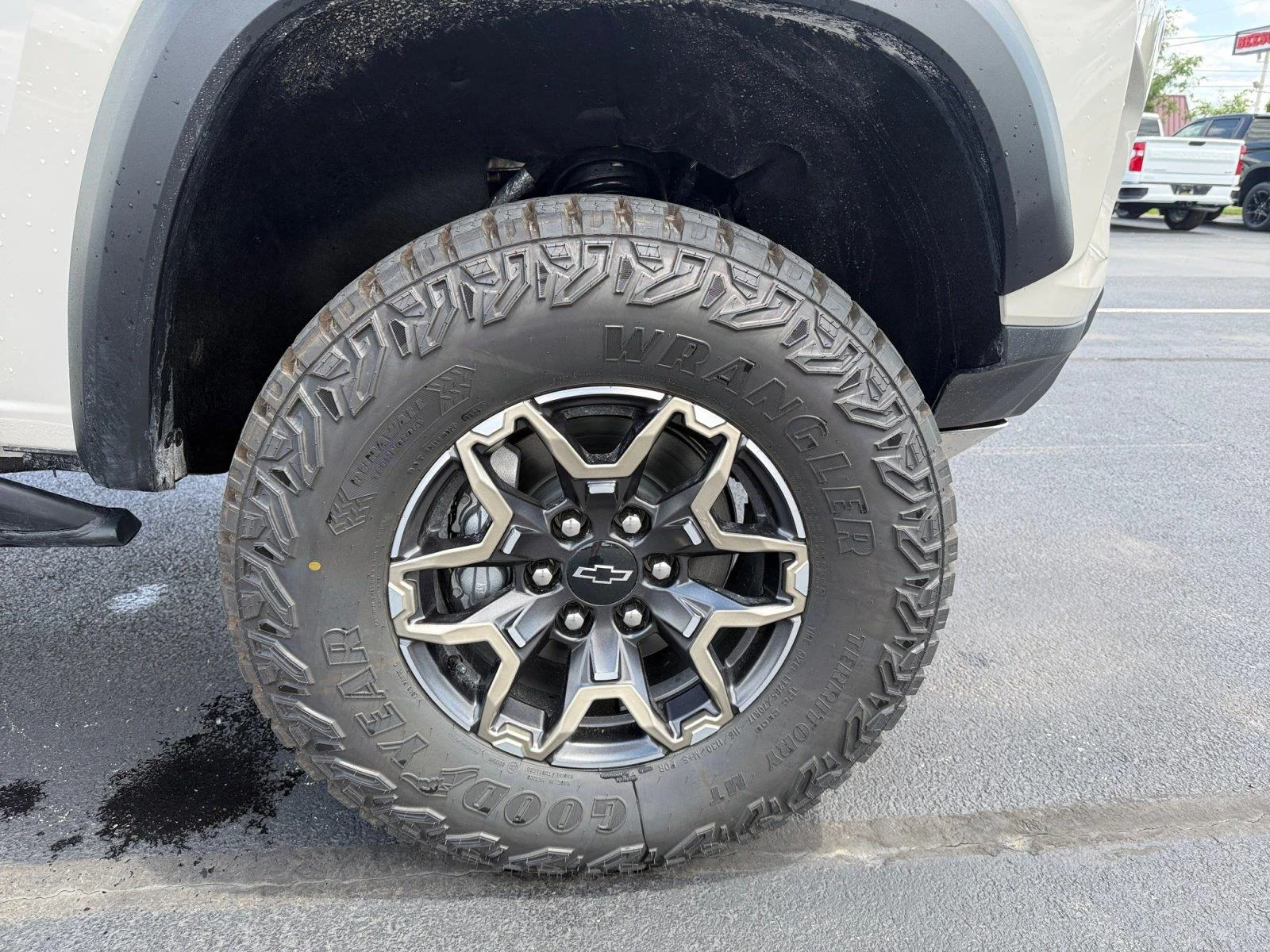 New 2026 White Sands Chevrolet ZR2 image 30