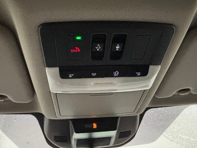 Used 2022 Red Nissan SV image 34