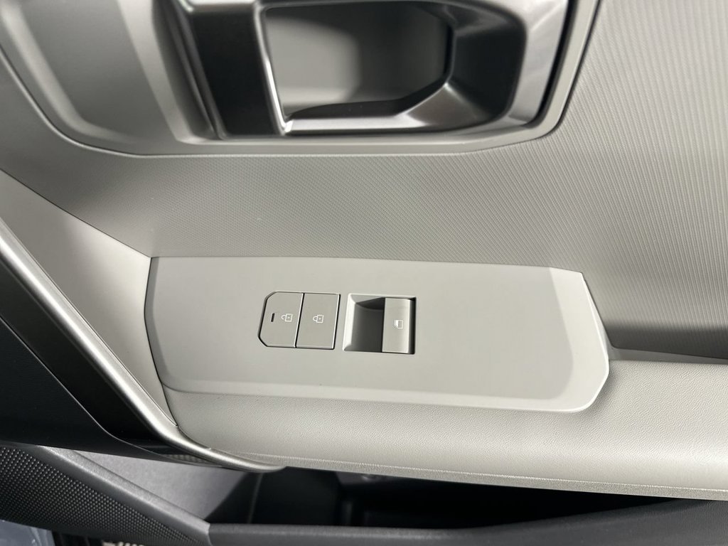 New 2027 Pale Gray Kia S image 13