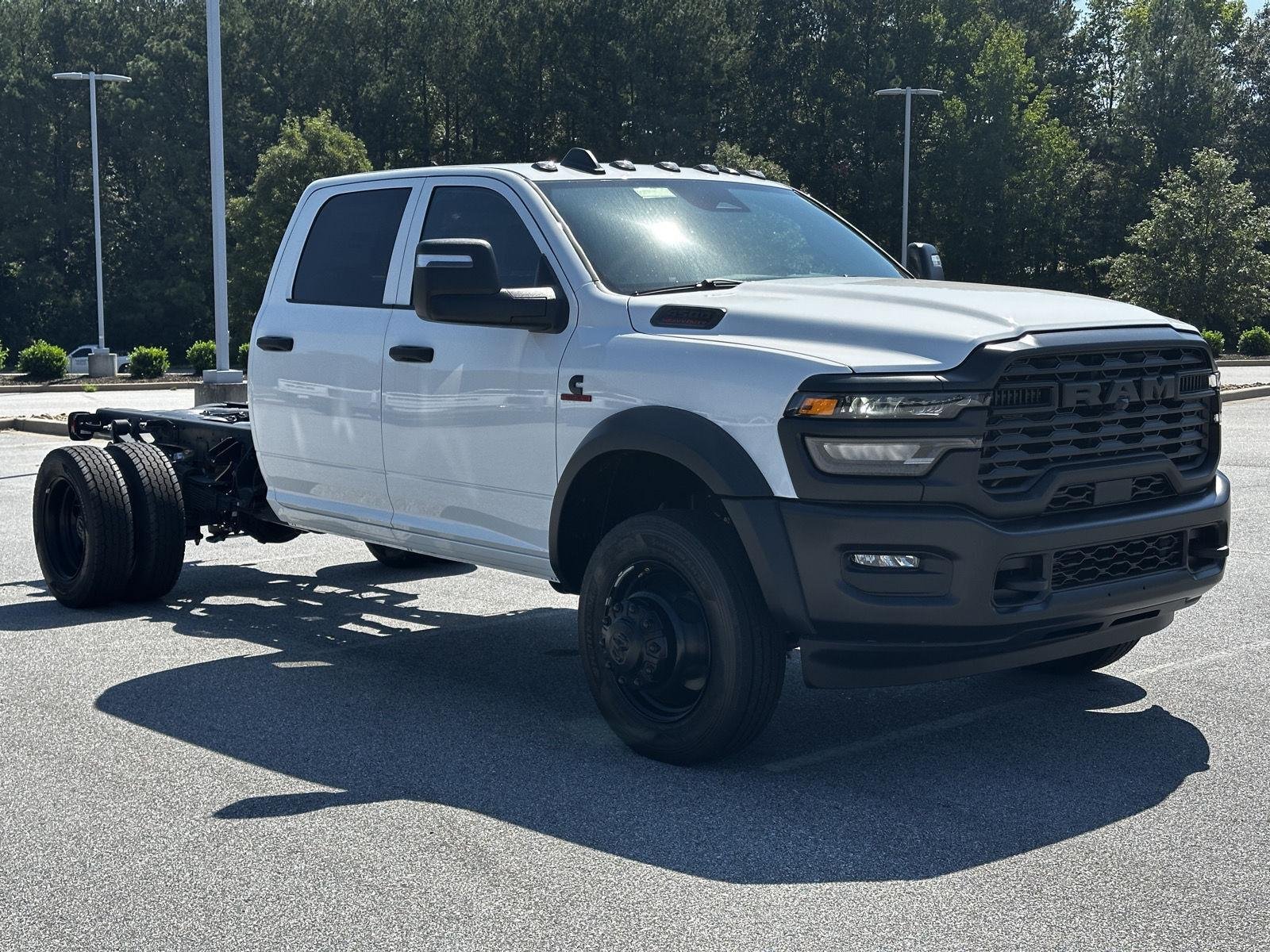 New 2026 Bright White Clear-Coat Exterior Paint RAM Tradesman image 2