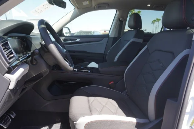 New 2026 Opal White Pearl Volkswagen 2.0T Peak Edition image 18