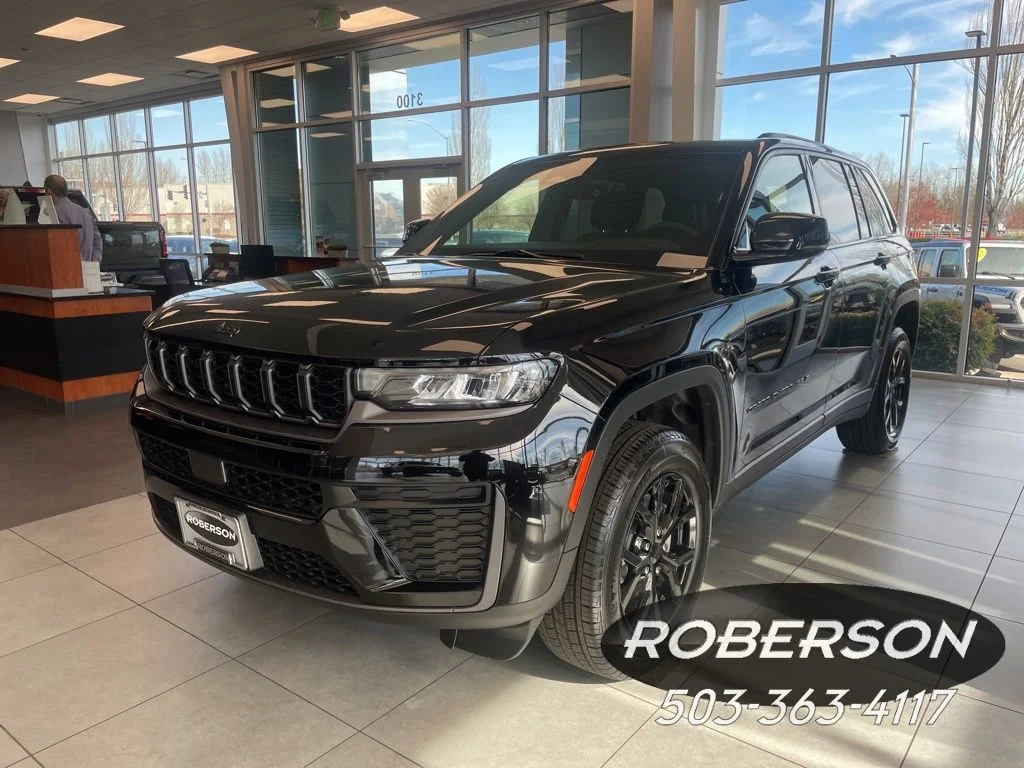 New 2026 Diamond Black Crystal Pearl-Coat Exterior Paint Jeep Altitude image 1