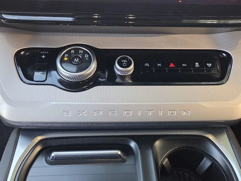 Certified Used 2025 Oxford White Ford Active image 21