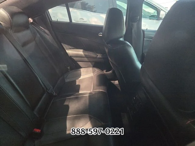 Used 2019 Silver Dodge SXT image 7