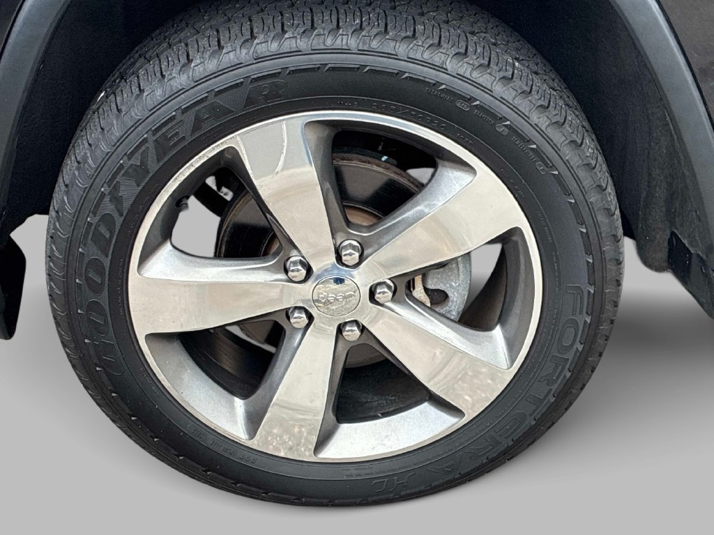 Used 2014 Black Jeep Limited image 21