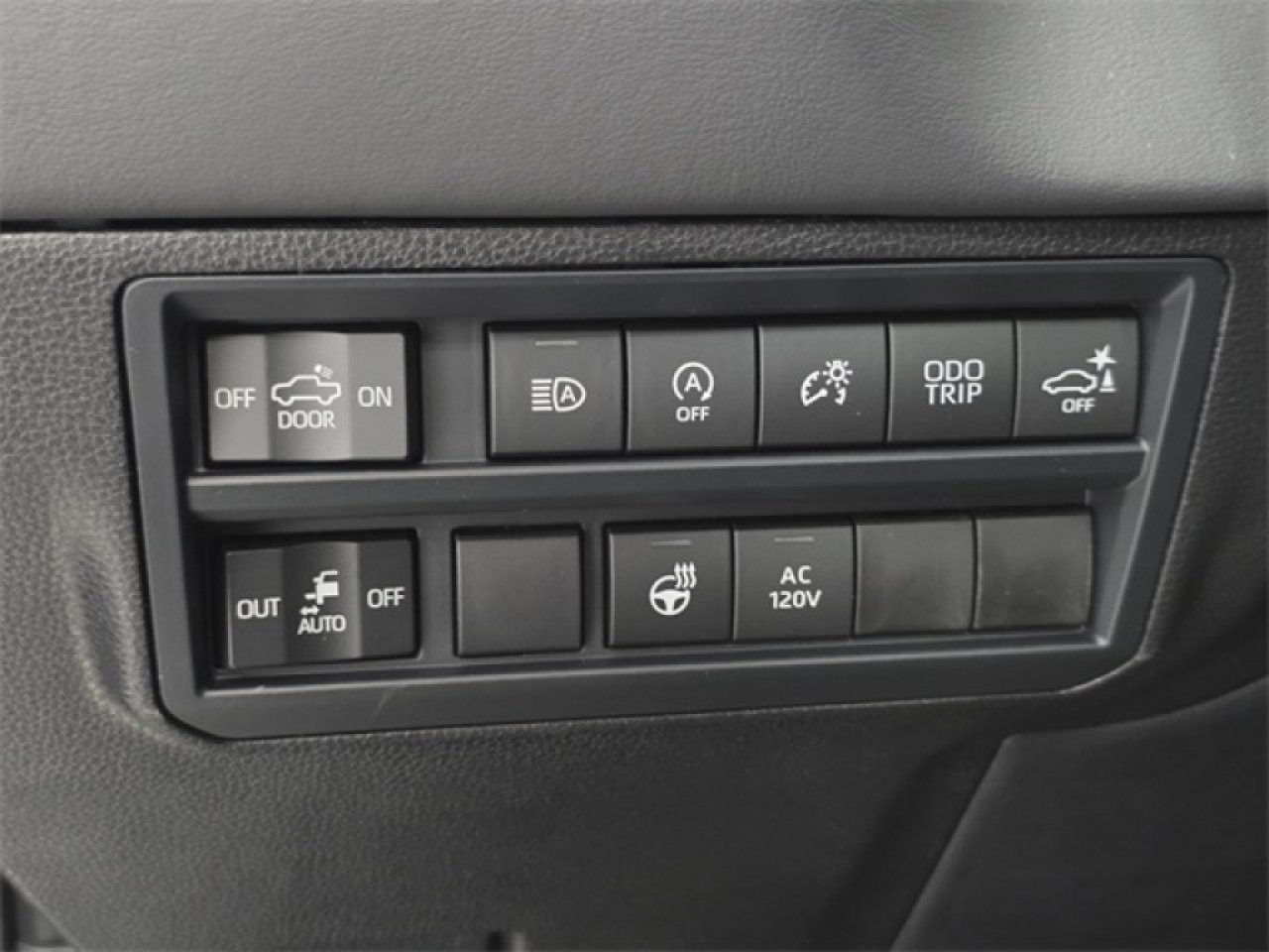 2026 Toyota Tundra Platinum - Photo 17