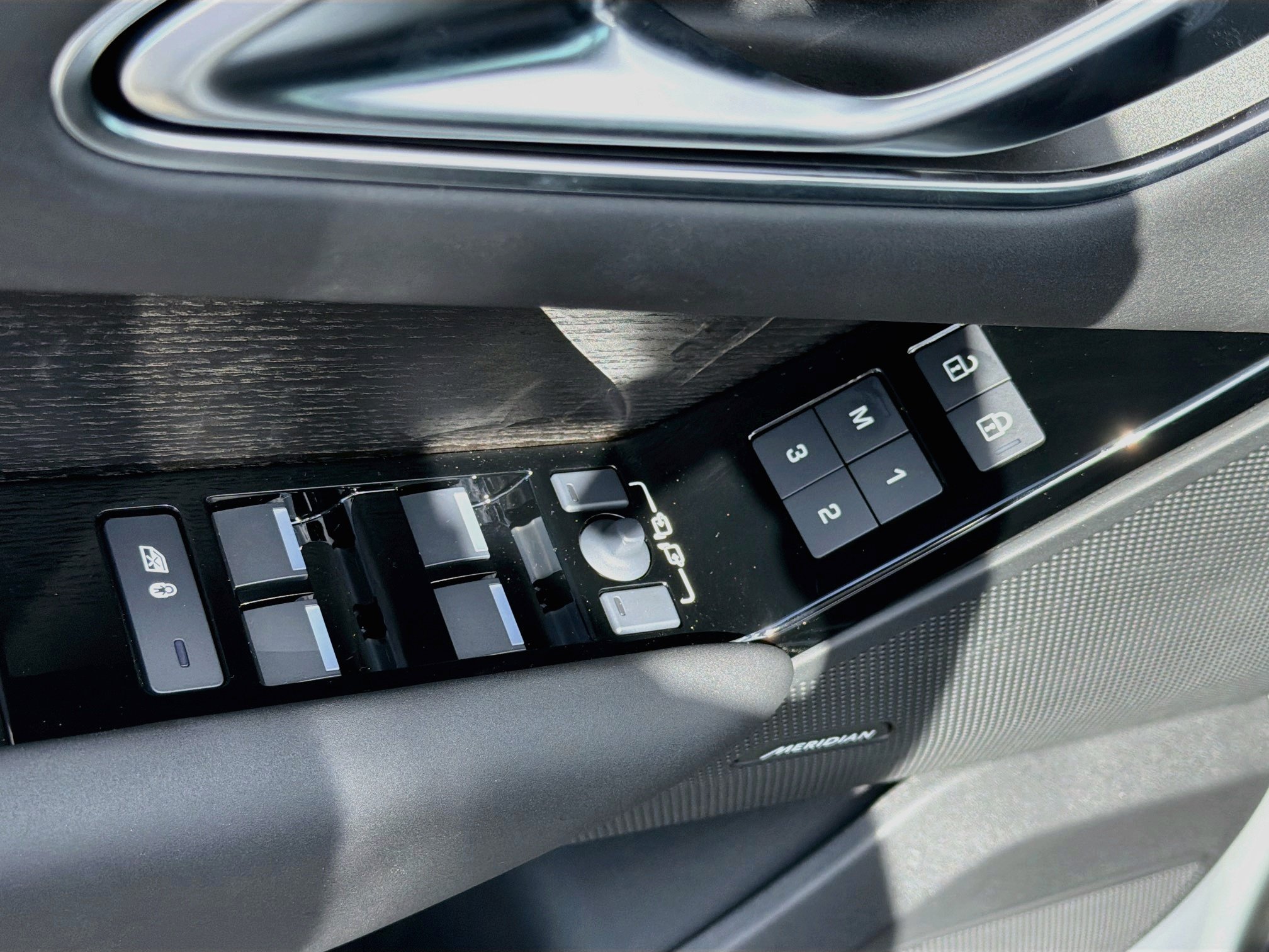 New 2026 Fuji White LAND ROVER  image 23