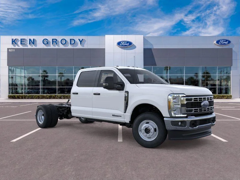 2026 Ford F-350 XL 4x4 Crew Cab 179-In DRW's photo