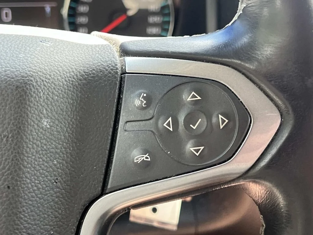 Used 2017 SILVER ICE METALLIC Chevrolet LT image 23