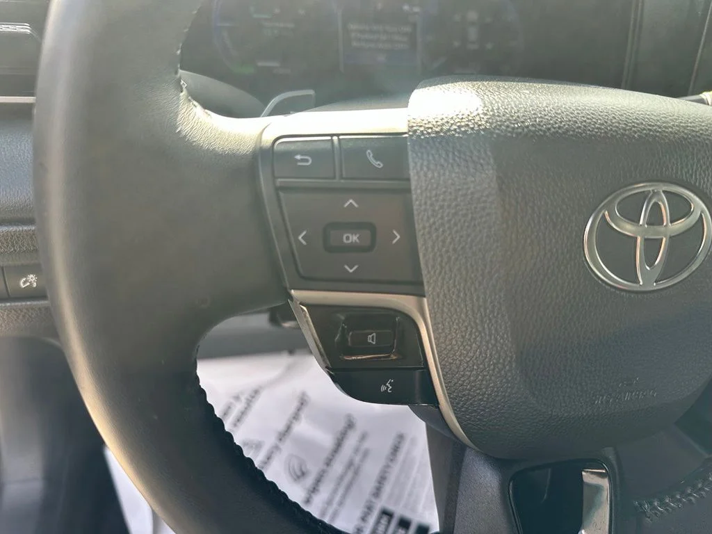 2025 Toyota Camry XSE - Photo 14