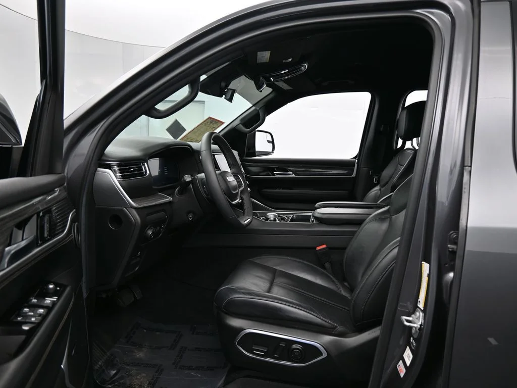 2022 Jeep Wagoneer Series II - Photo 11