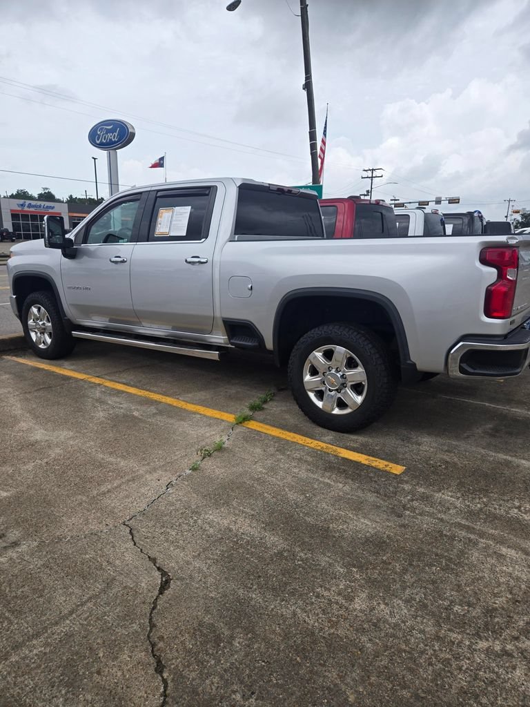 Used 2023 Silver Ice Metallic Chevrolet LTZ image 4