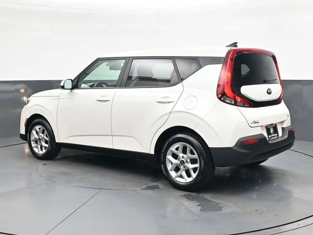 Used 2020 White Kia S image 6