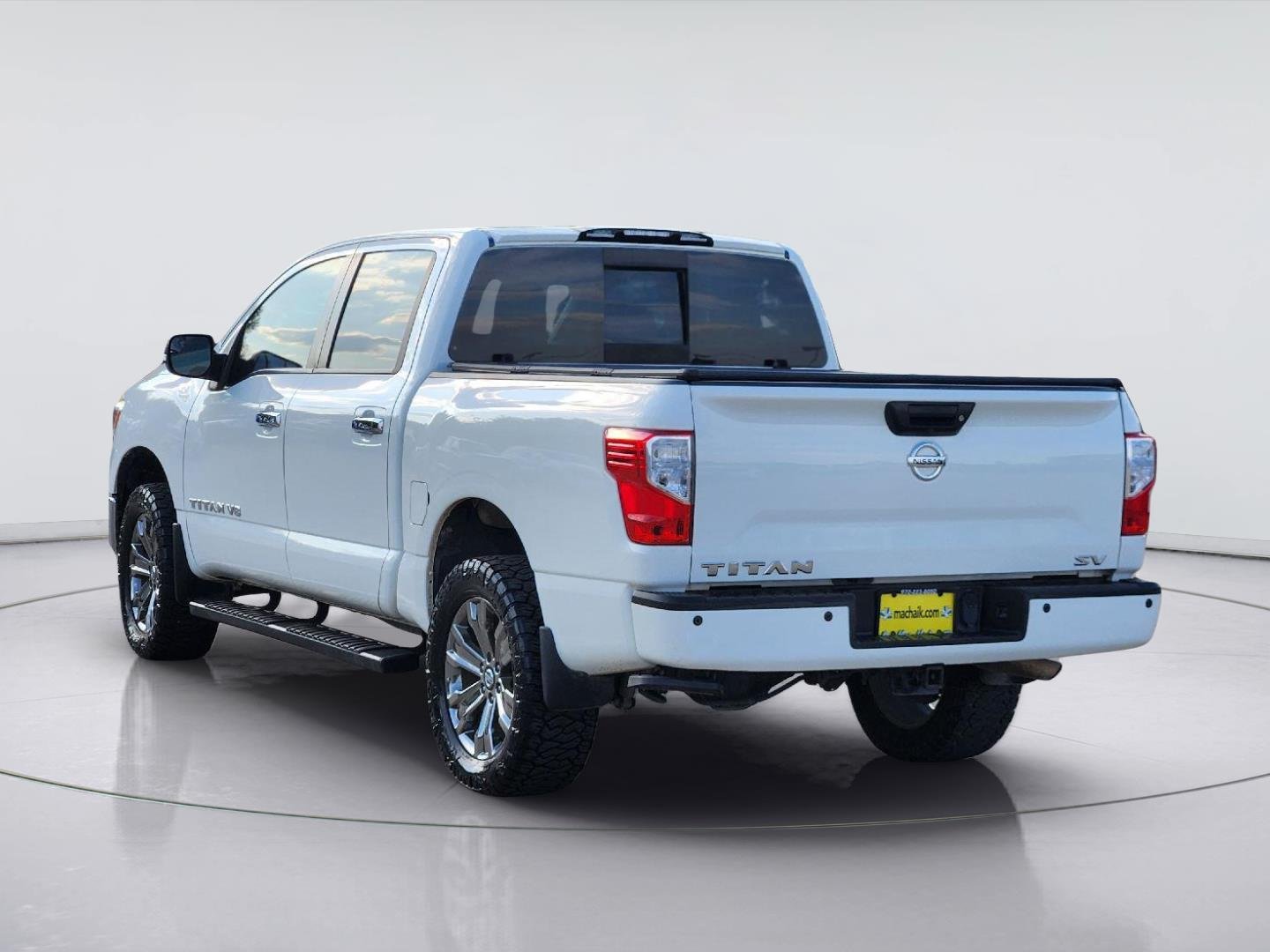 Used 2019 Glacier White Nissan SV image 4