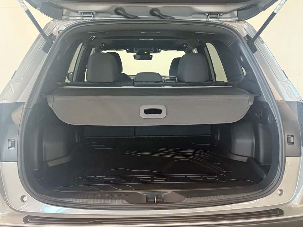 Used 2025 Beige Subaru Premium image 9
