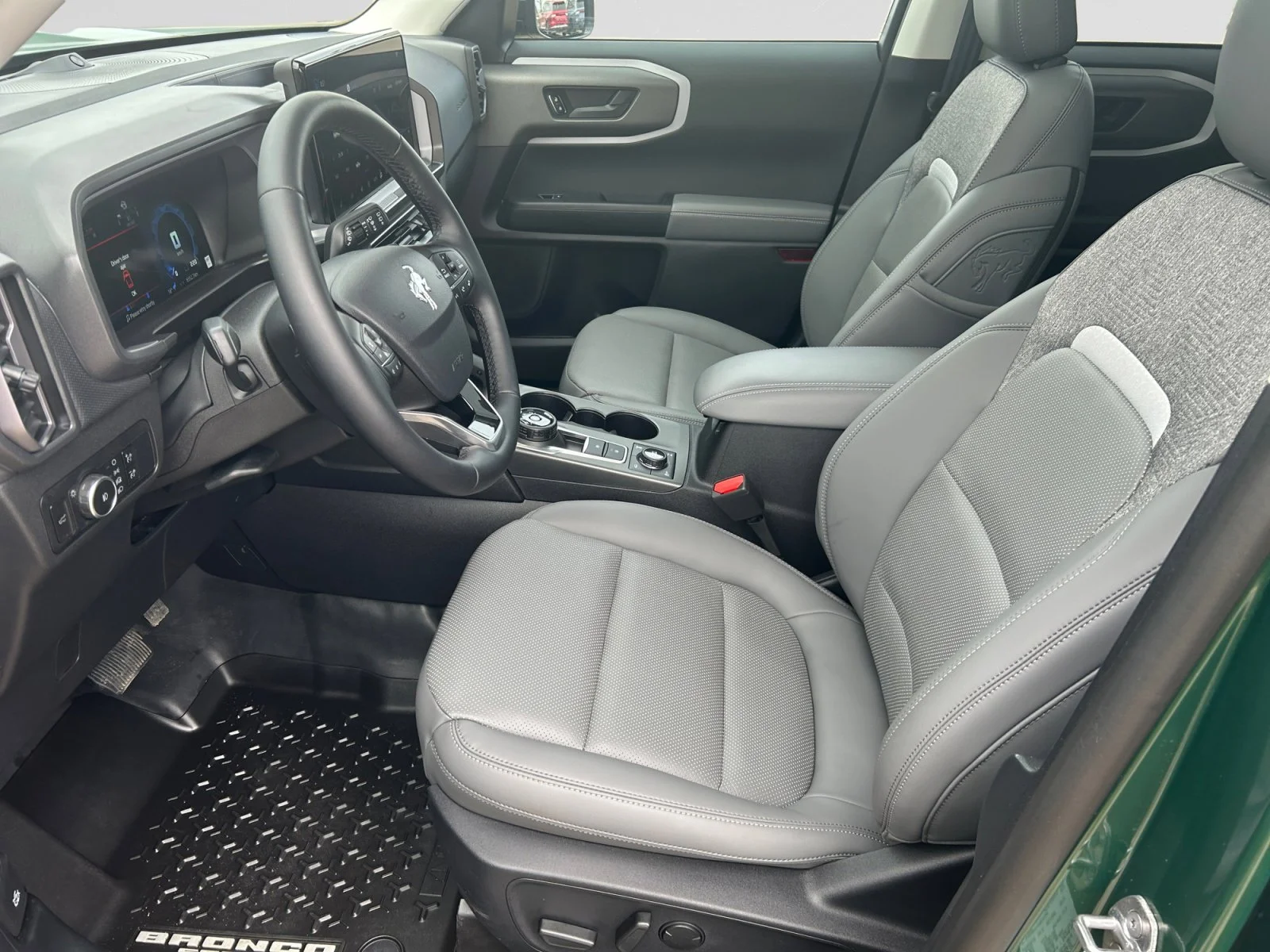 Used 2025 GREEN Ford  image 13