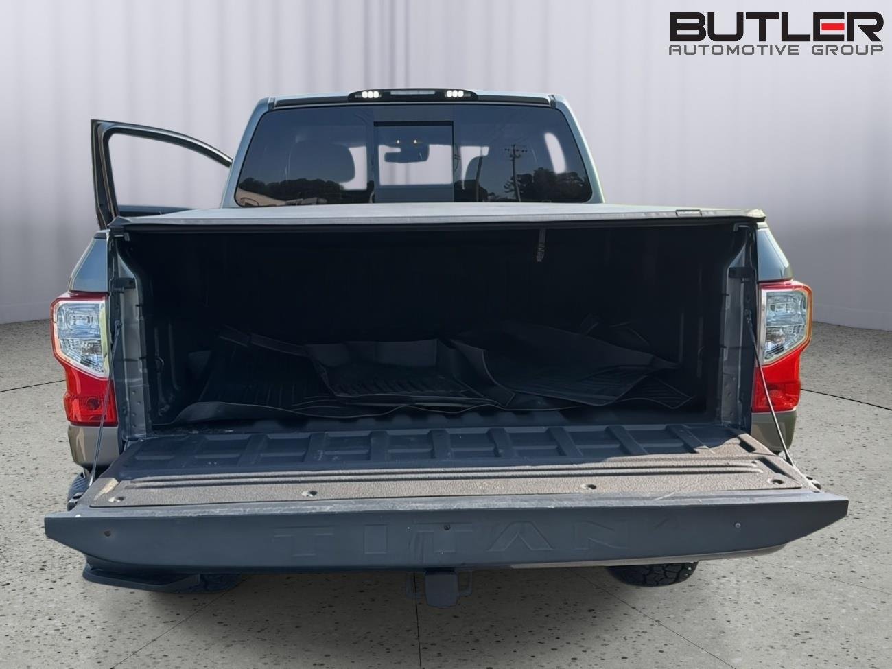 Used 2021 Gun Metallic Nissan SV image 34