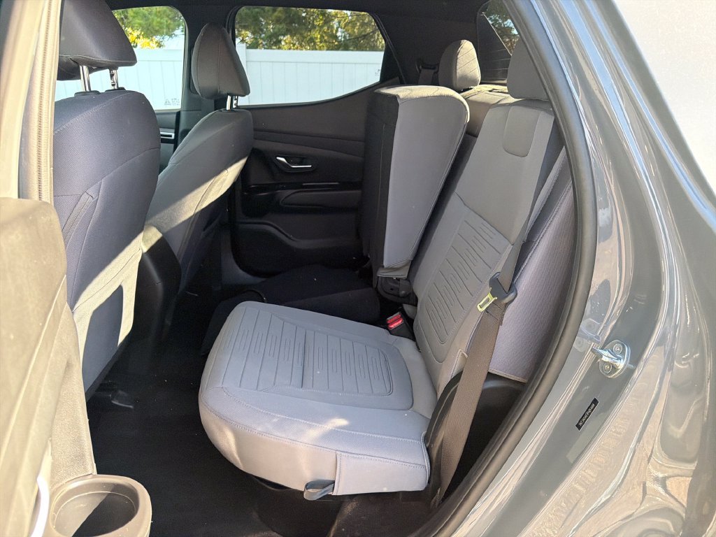 Used 2023 Hampton Gray Hyundai SE image 21
