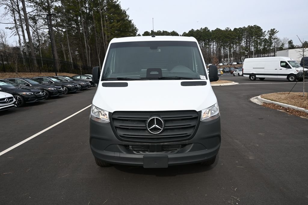 Used 2025  Mercedes-Benz Cargo 144 WB image 29