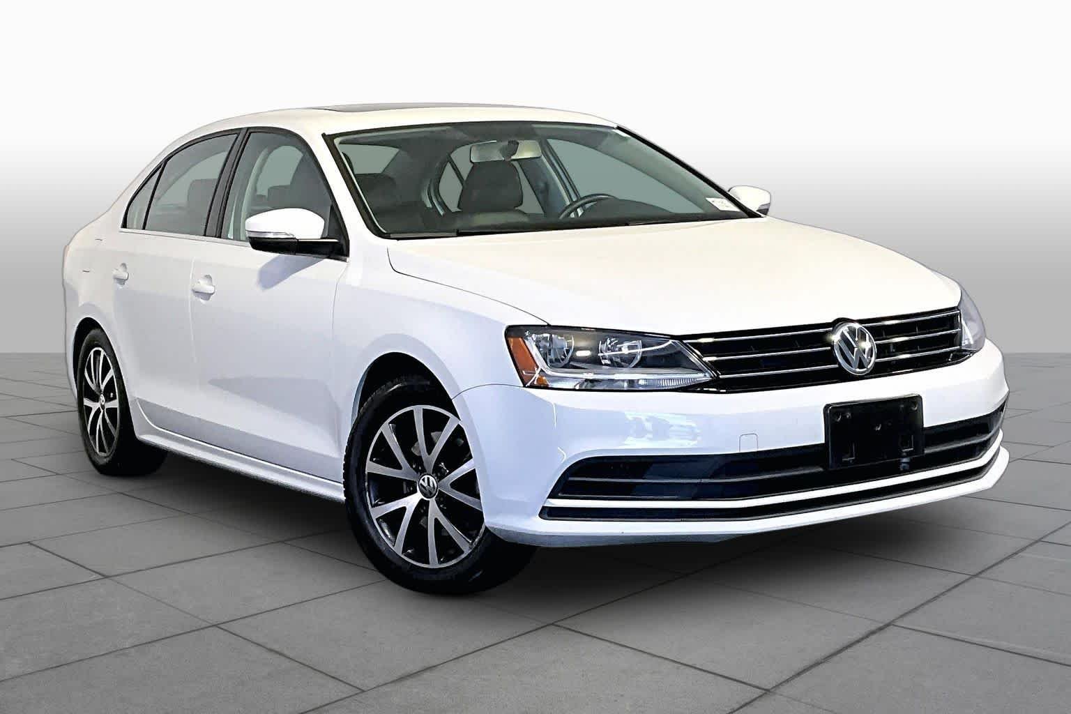 Used 2017 Pure White Volkswagen 1.4T SE image 3