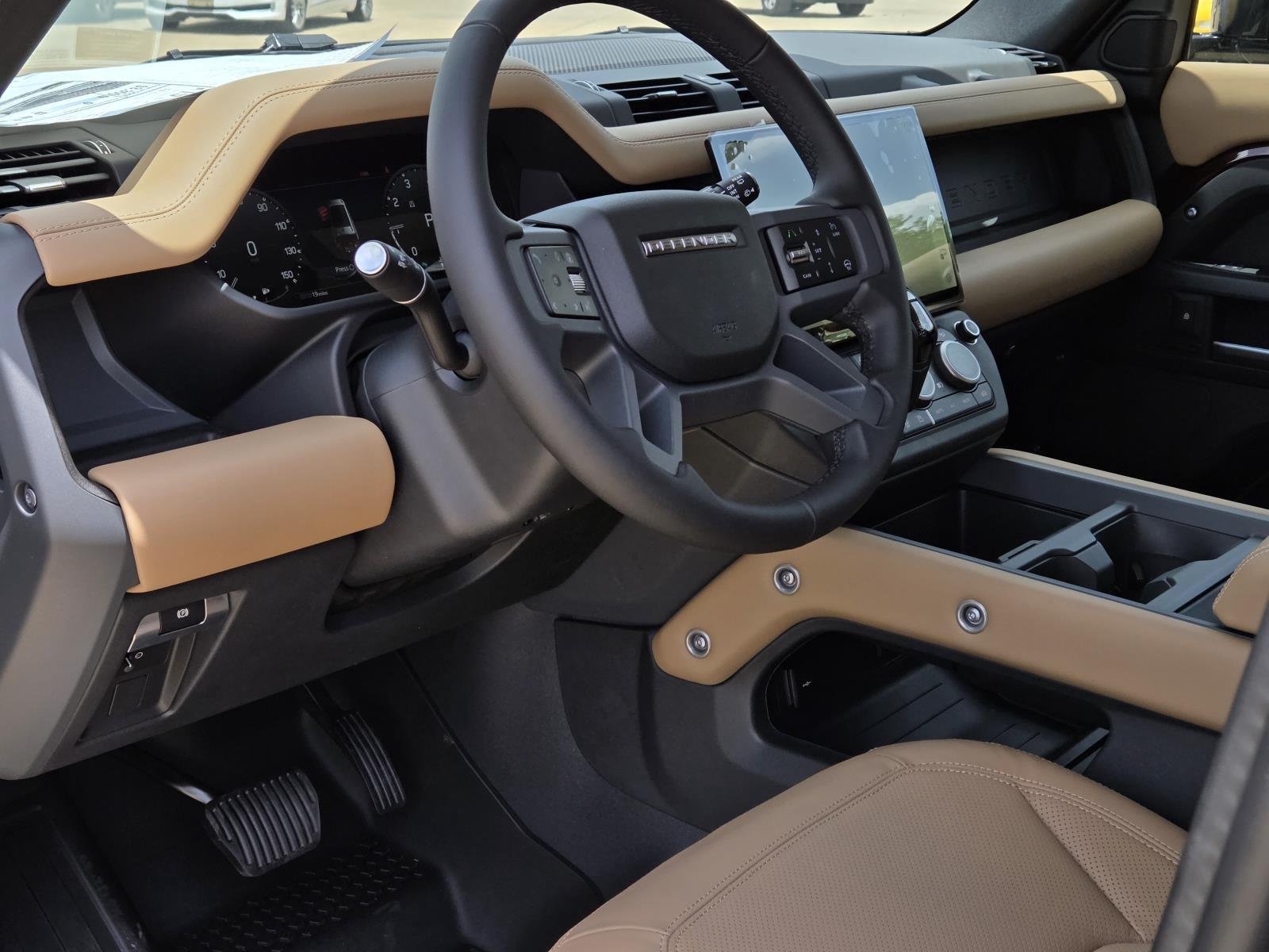 New 2026 Sedona Red Land Rover S image 36