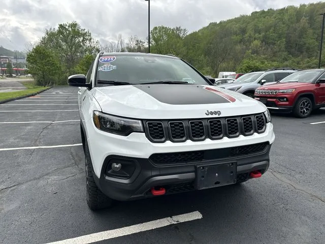 2025 Jeep Compass Trailhawk - Photo 11