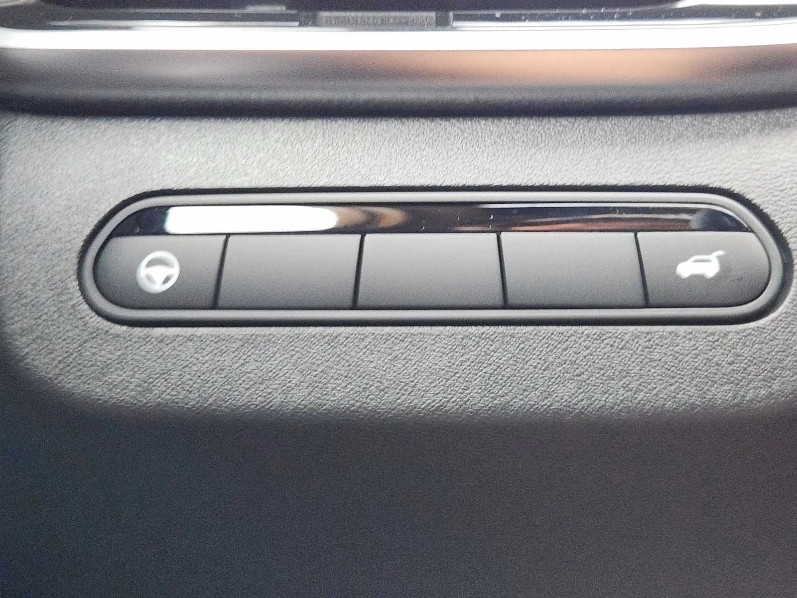New 2027 2T RAD WHT INFINITI Sport AWD image 16