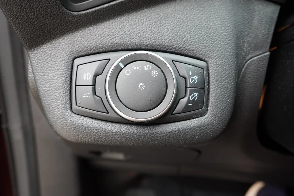 Used 2018 Red Ford SE image 23