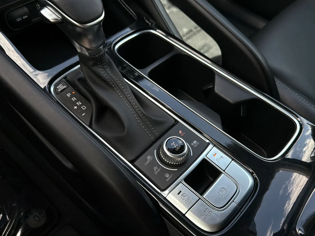 Used 2025 Ebony Black Kia S image 18