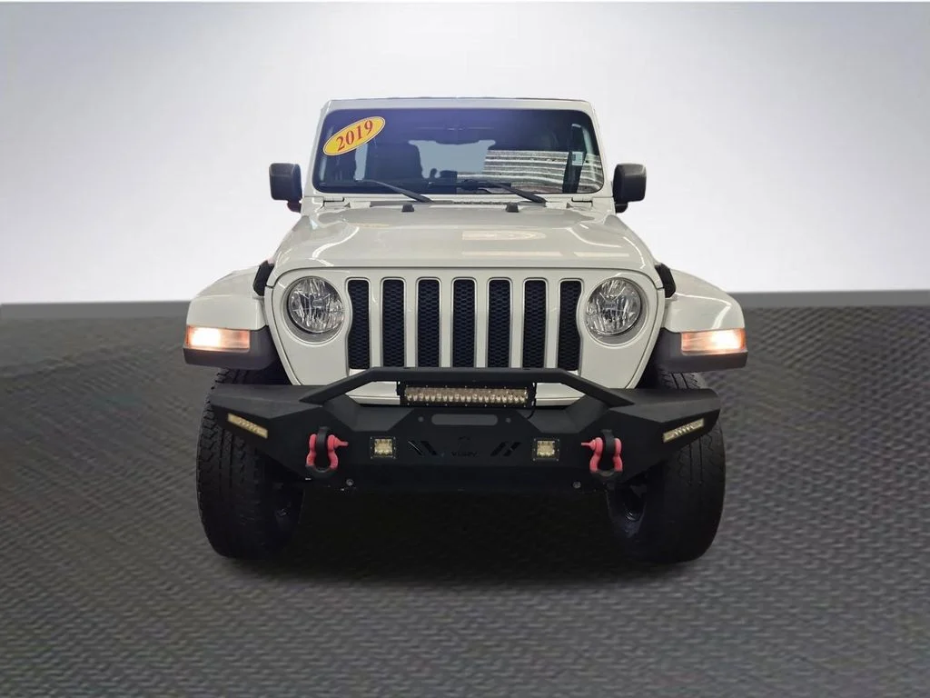 Used 2019 Bright White Clearcoat Jeep Unlimited Sahara image 3