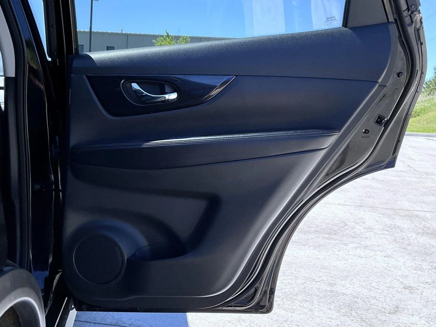 Used 2020 Black Nissan SL image 18