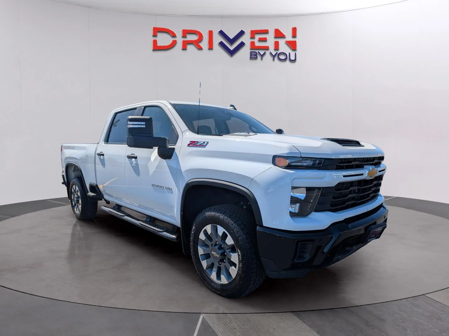 Used 2025 Summit White Chevrolet Custom image 7