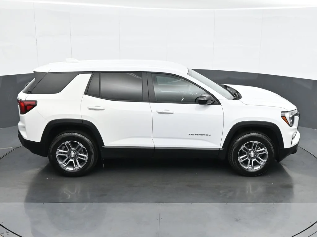 Used 2026 White GMC Elevation image 22