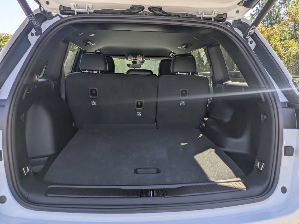 New 2027 Bright White Clear-Coat Paint Jeep  image 13