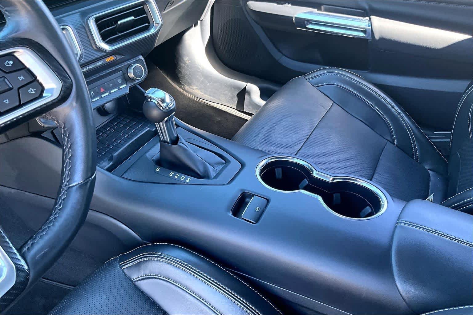 Used 2024 Grabber Blue Metallic Ford GT Premium image 13