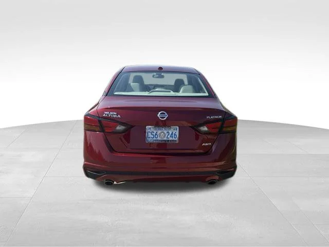 Used 2019 Red Nissan 2.5 Platinum image 4