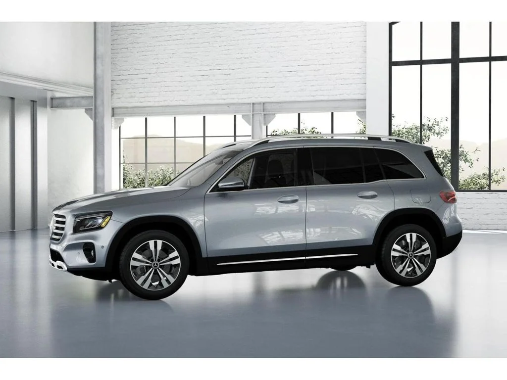 Used 2026 Silver Mercedes-Benz GLB 250 image 36