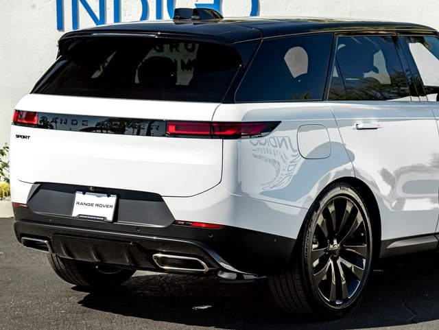 New 2026 Fuji White Land Rover SE image 7