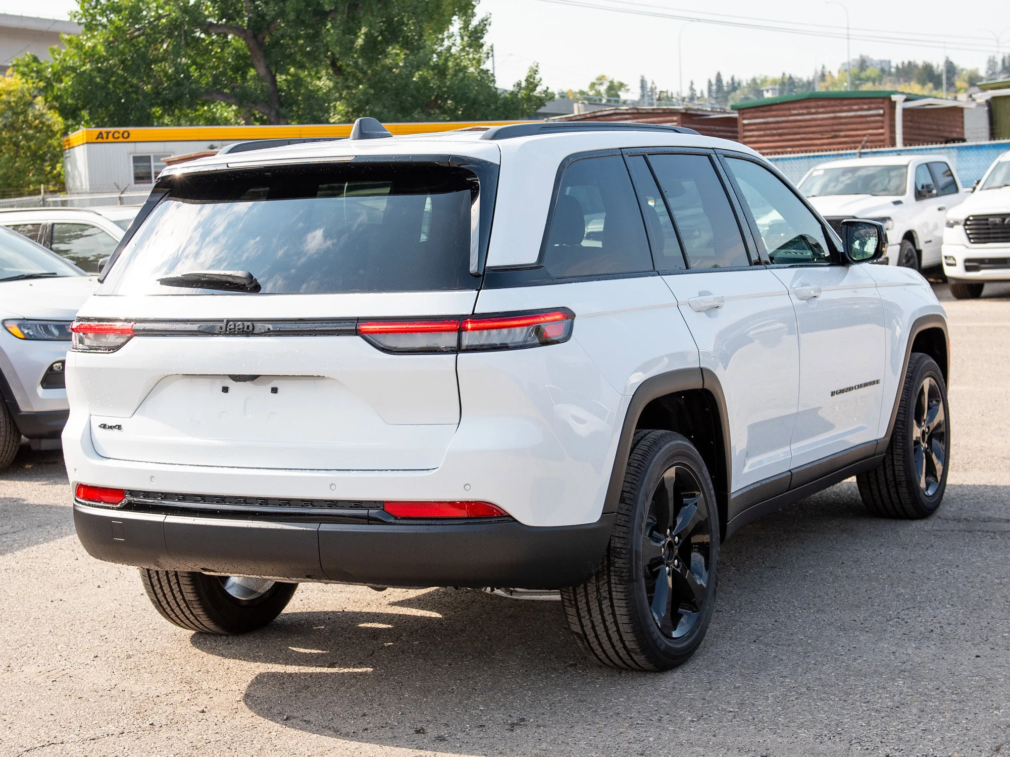 New 2025 White Jeep Altitude* Sunroof, Heated Leather, Trailer Tow Pkg image 5