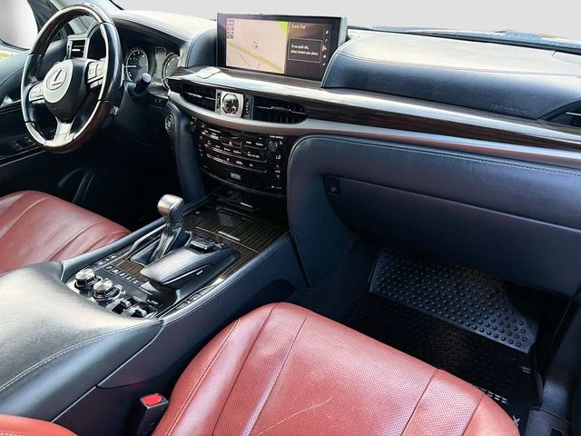 Used 2020 Black Lexus 570 image 31