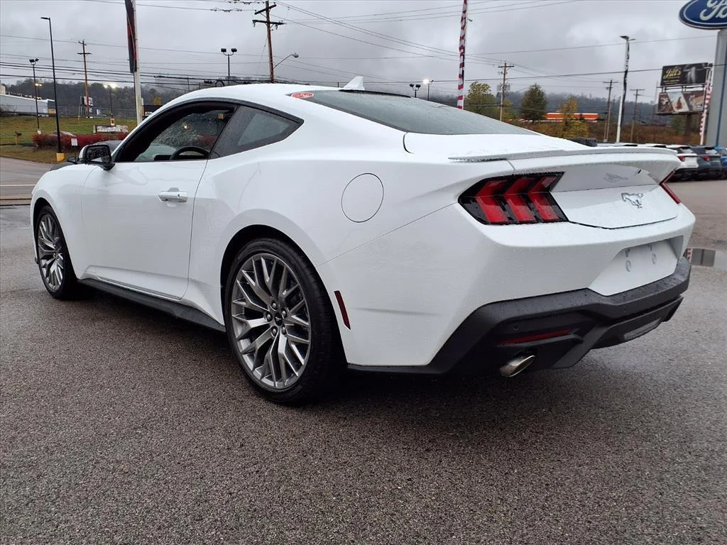 2026 Ford Mustang EcoBoost Premium Fastback - Photo 3