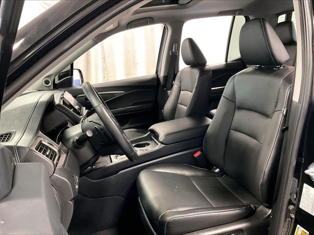 Used 2025 Black Honda RTL image 10