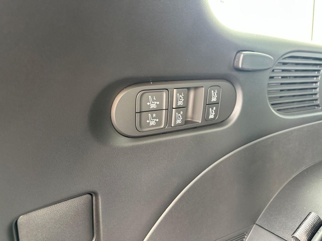 New 2026 Silver Hyundai Limited AWD image 28