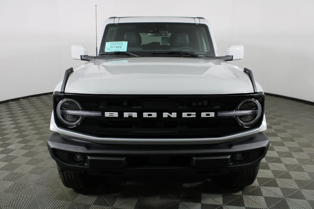 New 2026 Avalanche Gray Ford Outer Banks image 2