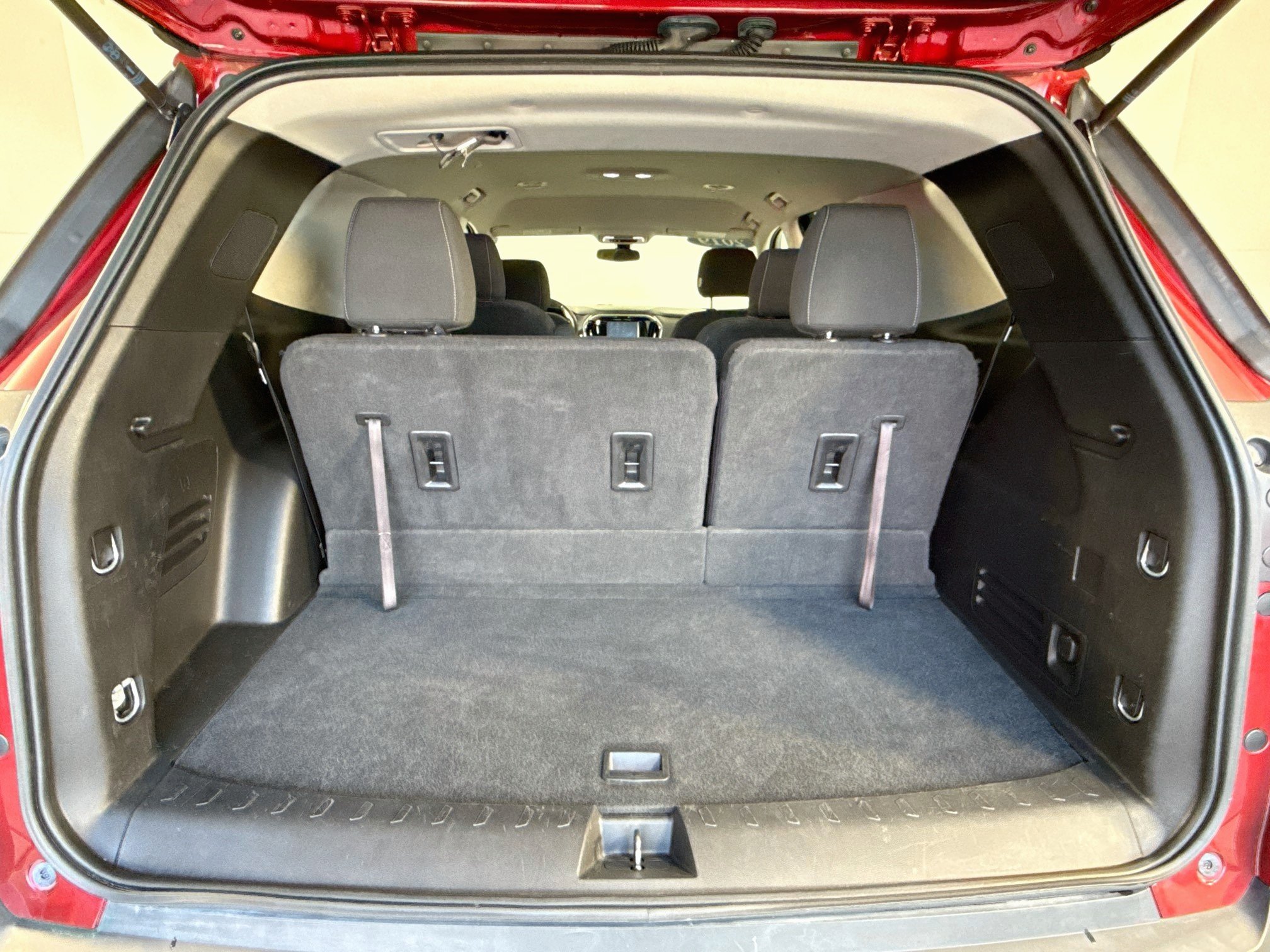 Used 2019 Cajun Red Tintcoat Chevrolet LT Cloth image 24