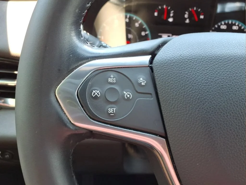 Used 2022 Northsky Blue Metallic Chevrolet LT Cloth image 12