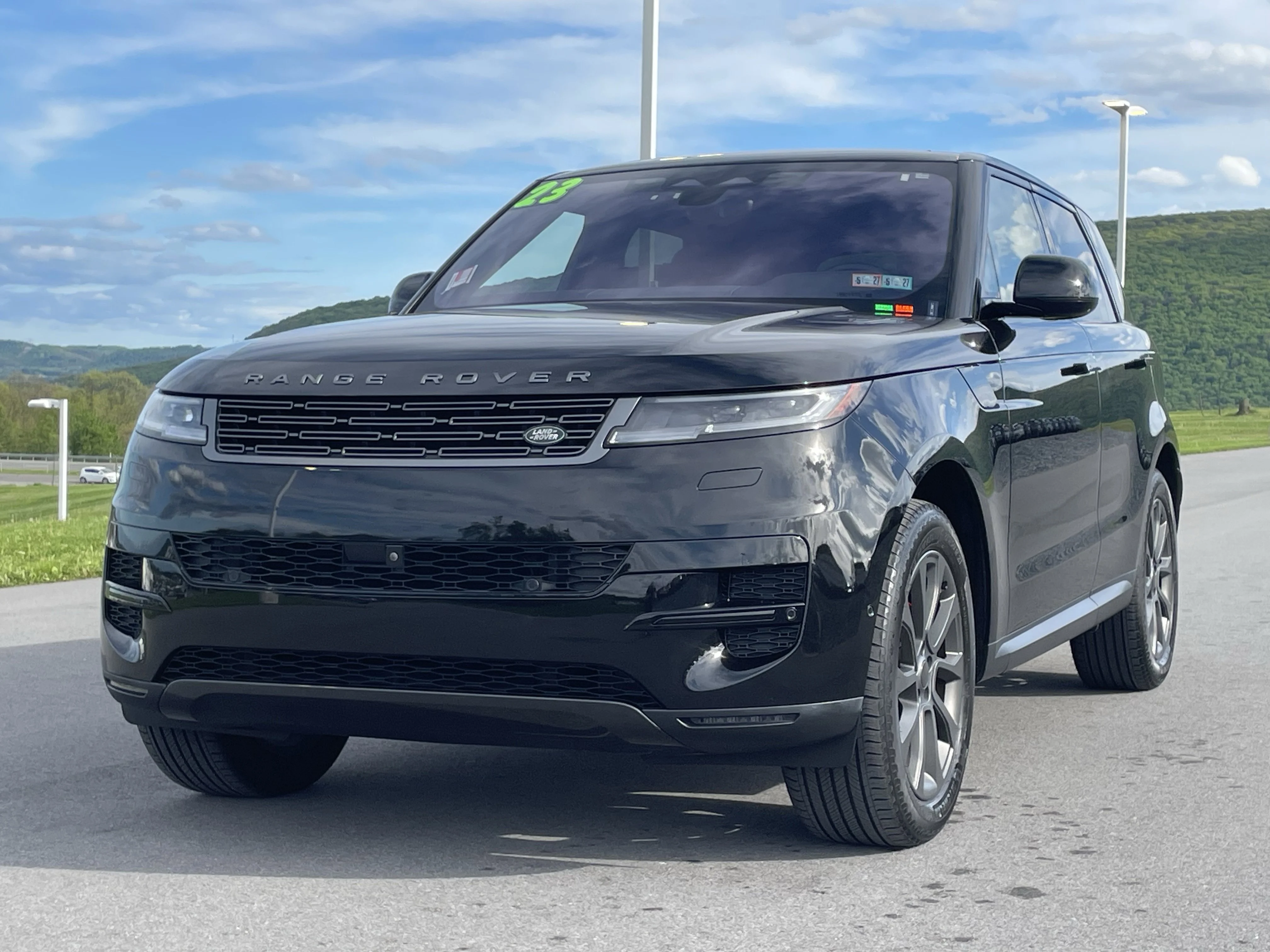 Used 2023 Santorini Black Metallic Land Rover SE image 8