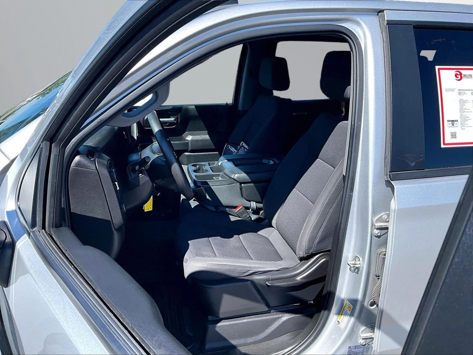 Used 2021 Silver Chevrolet Custom image 27