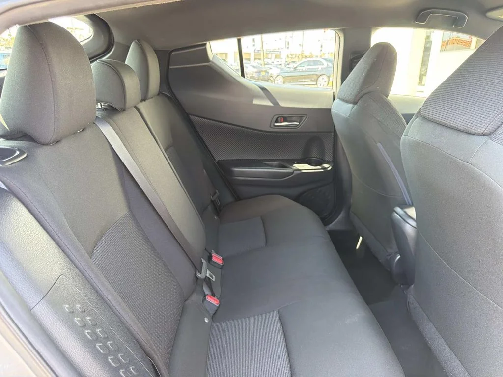 Used 2019 Silver Knockout Metallic Toyota XLE image 25